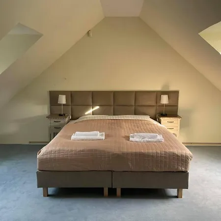 Kaiserhof Bed & Breakfast 4*