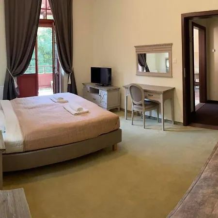 Kaiserhof B&b-cesarski Dwór, Budynek Z Nutą Historii Nocleg ze śniadaniem *