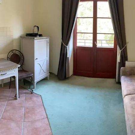 Kaiserhof Bed & Breakfast 4*