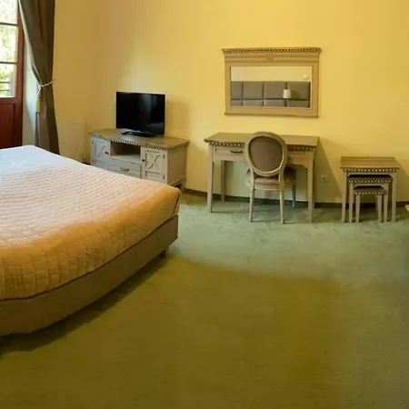 Kaiserhof B&b-cesarski Dwór, Budynek Z Nutą Historii Nocleg ze śniadaniem *