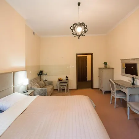 Nocleg ze śniadaniem Kaiserhof B&b-cesarski Dwór, Budynek Z Nutą Historii