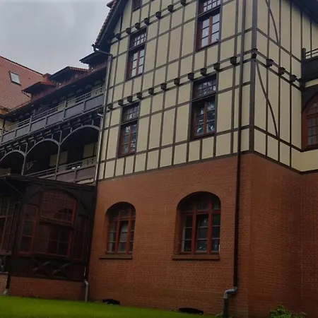Kaiserhof B&b-cesarski Dwór, Budynek Z Nutą Historii *