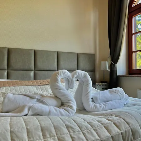 Kaiserhof B&b-cesarski Dwór, Budynek Z Nutą Historii *