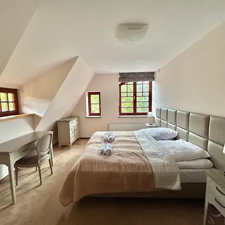 Kaiserhof B&b-cesarski Dwór, Budynek Z Nutą Historii