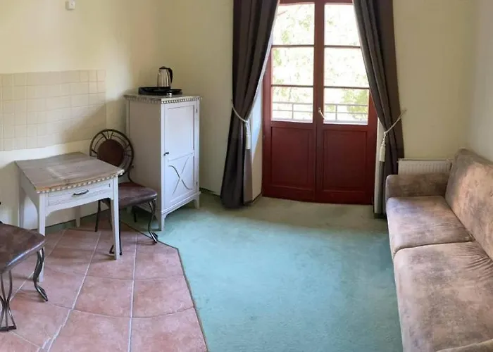 Kaiserhof Bed & Breakfast 4*