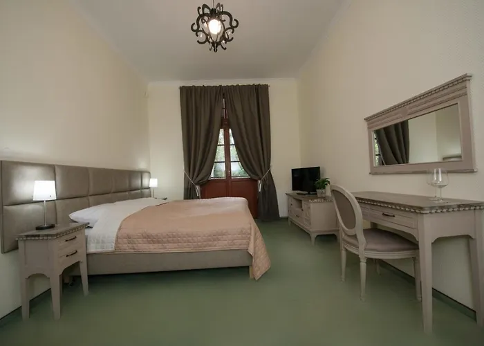 Kaiserhof Bed & Breakfast 4*